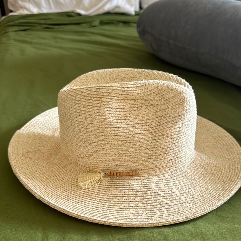 Elegant Cream Straw Hat